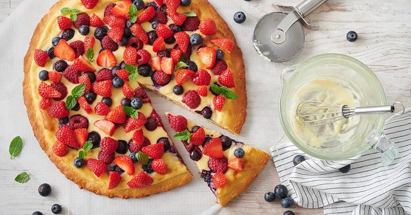 Recette Pizza Sucrée aux Fruits Rouges : Facile et Savoureuse