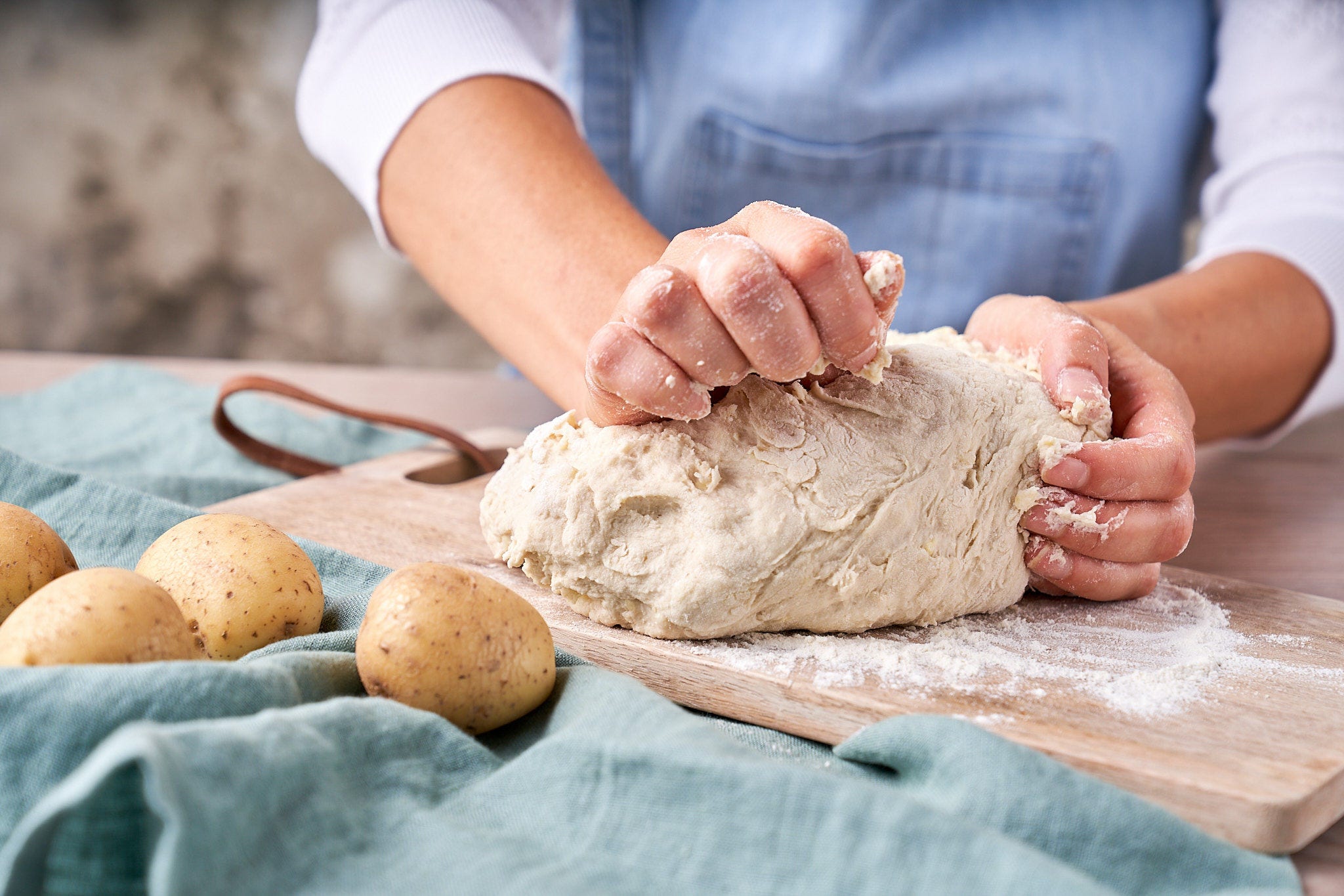 Zo bak je sappig aardappelbrood: restjes gekookte aardappelen verwerken
