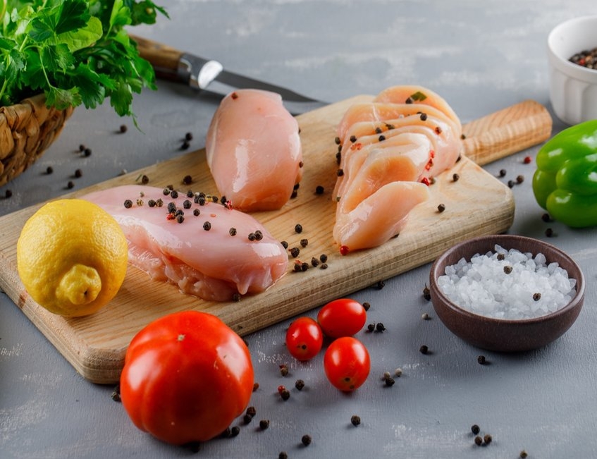 Poulet en ballotine, au pesto et aux tomates séchées : recette facile et gourmande