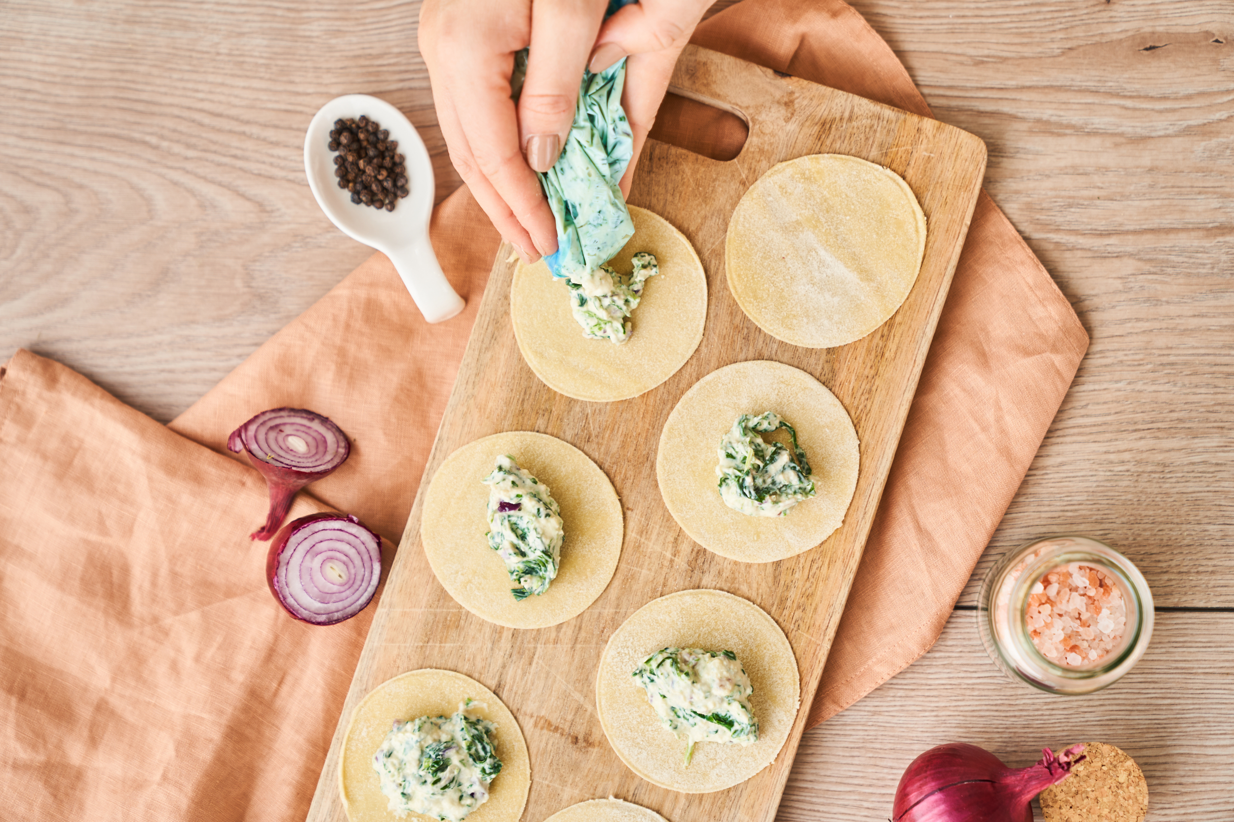 Zelfgemaakte tortellini met spinaziericotta – eenvoudig gevuld met de diepvrieszaktruc