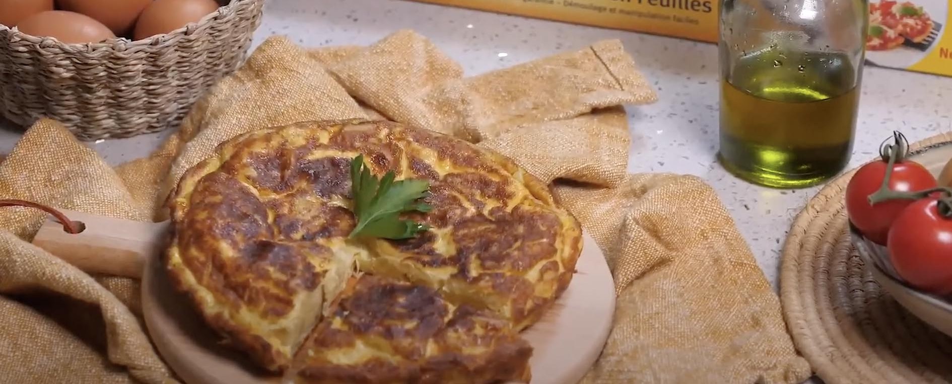Tortilla de Patatas : Recette Facile aux Oignons et Pommes de Terre